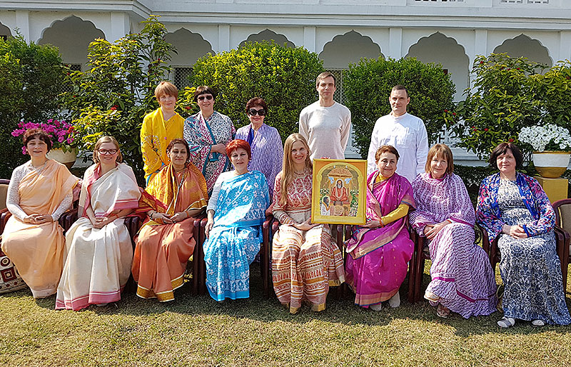 Группа в Брахмастане Индии